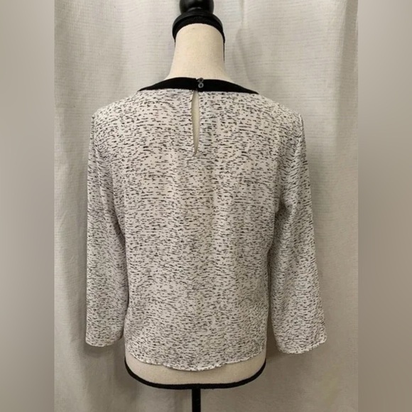 Rose & Olive White and Black Boxy 3/4 Sleeve Blouse - Picture 2 of 9